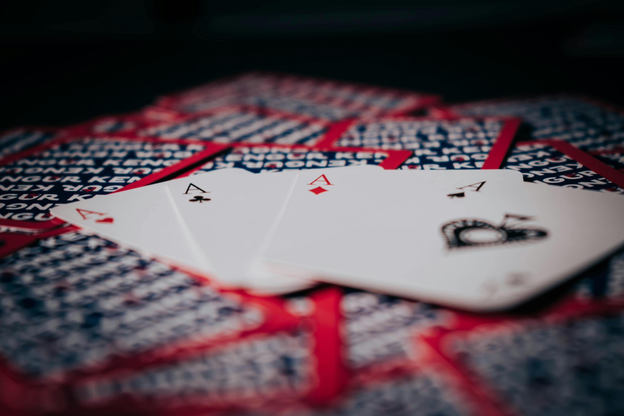 Klondike Solitaire – regler og slik spiller du