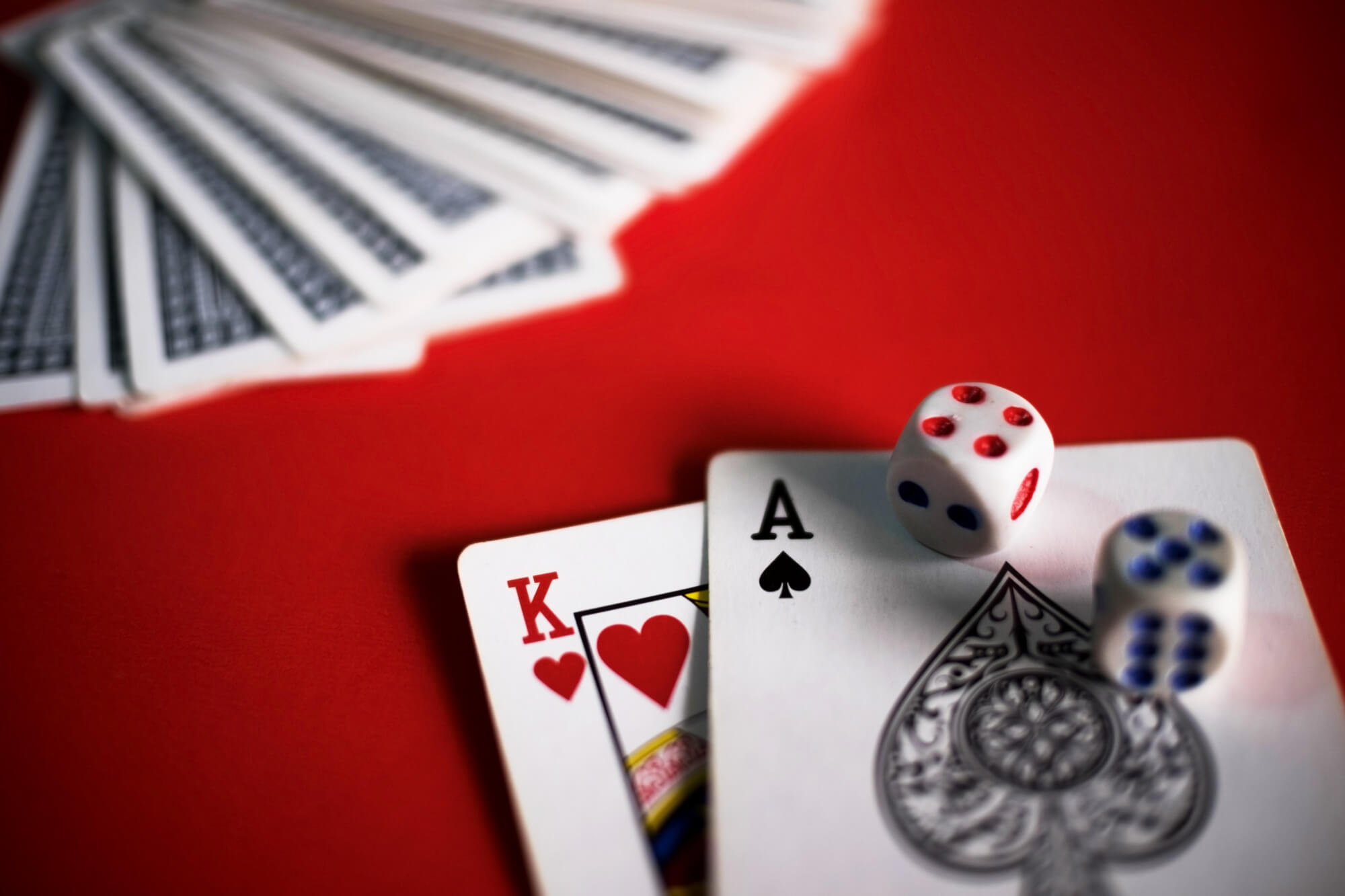 Three Card Poker – regler og slik spiller du